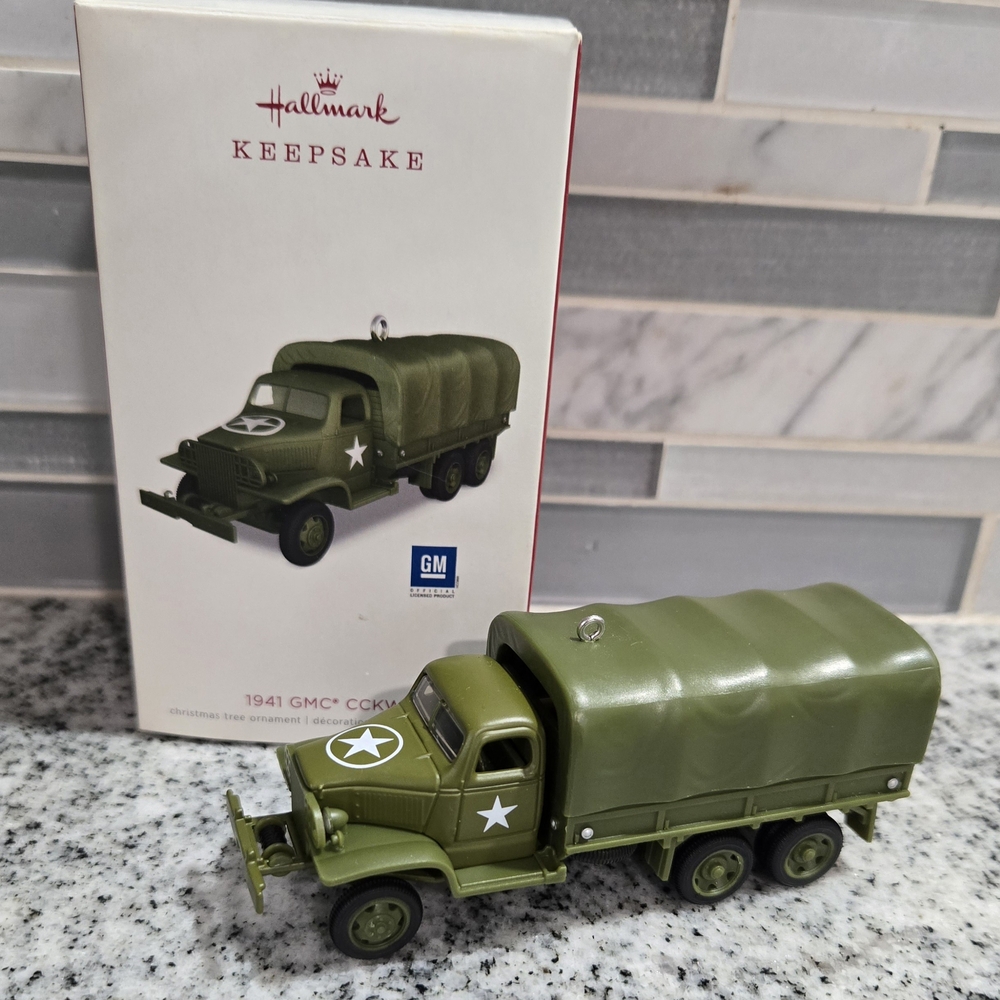 Hallmark Keepsake 1941 GMC CCKW Ornament